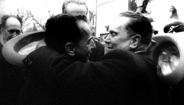 Зашто је Коча Поповић самовољно пробио немачки обруч на Сутјесци?